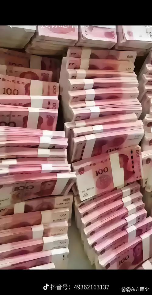 河道现大量成扎钞票,河道惊现大量现金